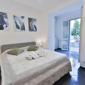 https://welcome-varigotti-civico53.hotelitalianriviera.com